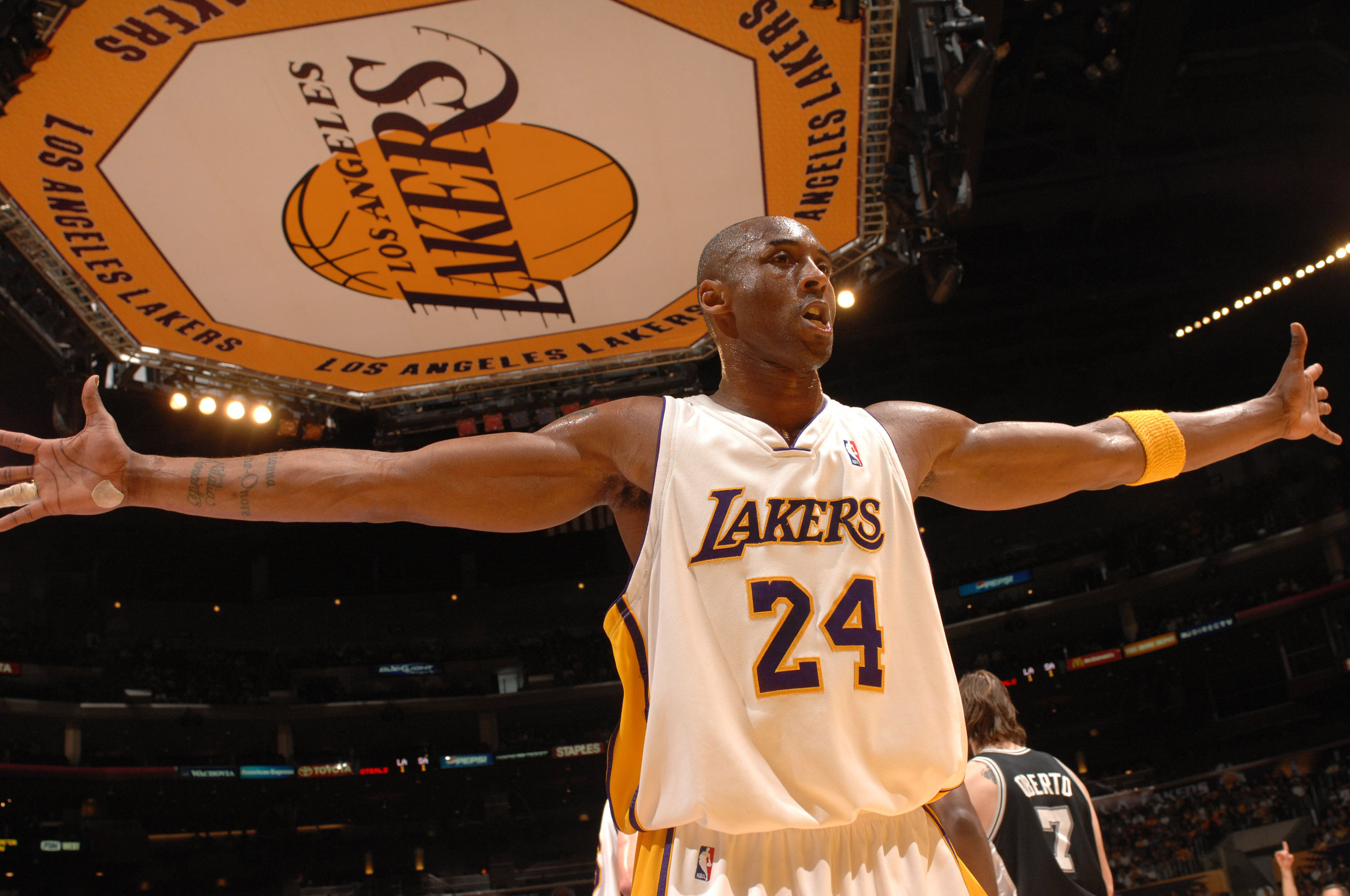 违规球员而 违规球员而