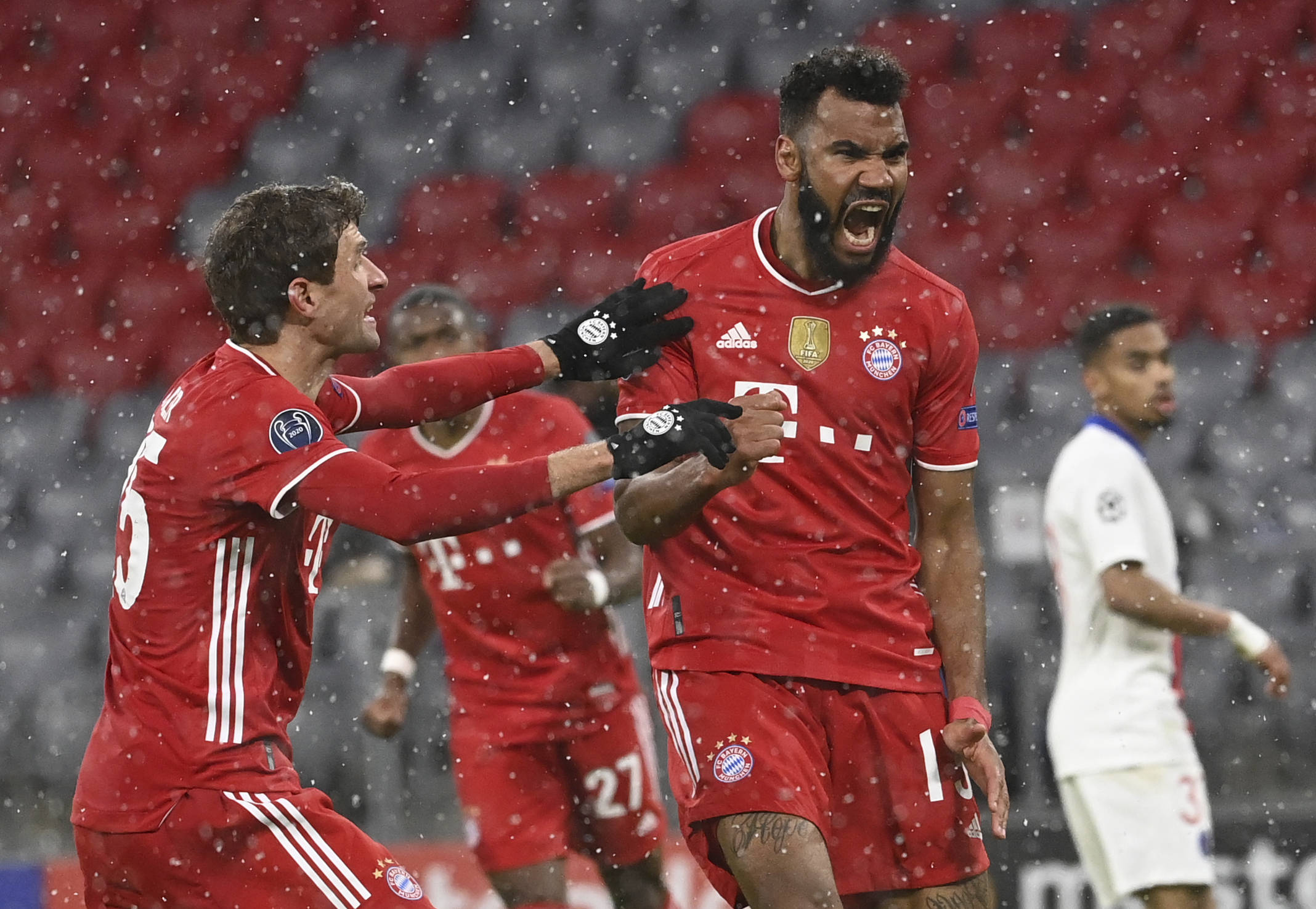 解围打在中 解围打在中